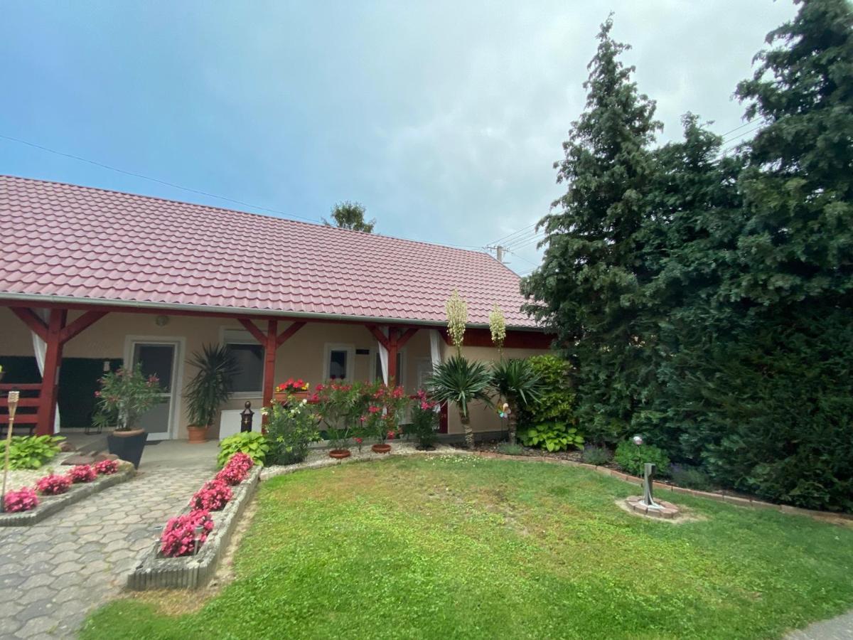 Do-Ti Apartmanhaz Balatonlelle Bagian luar foto